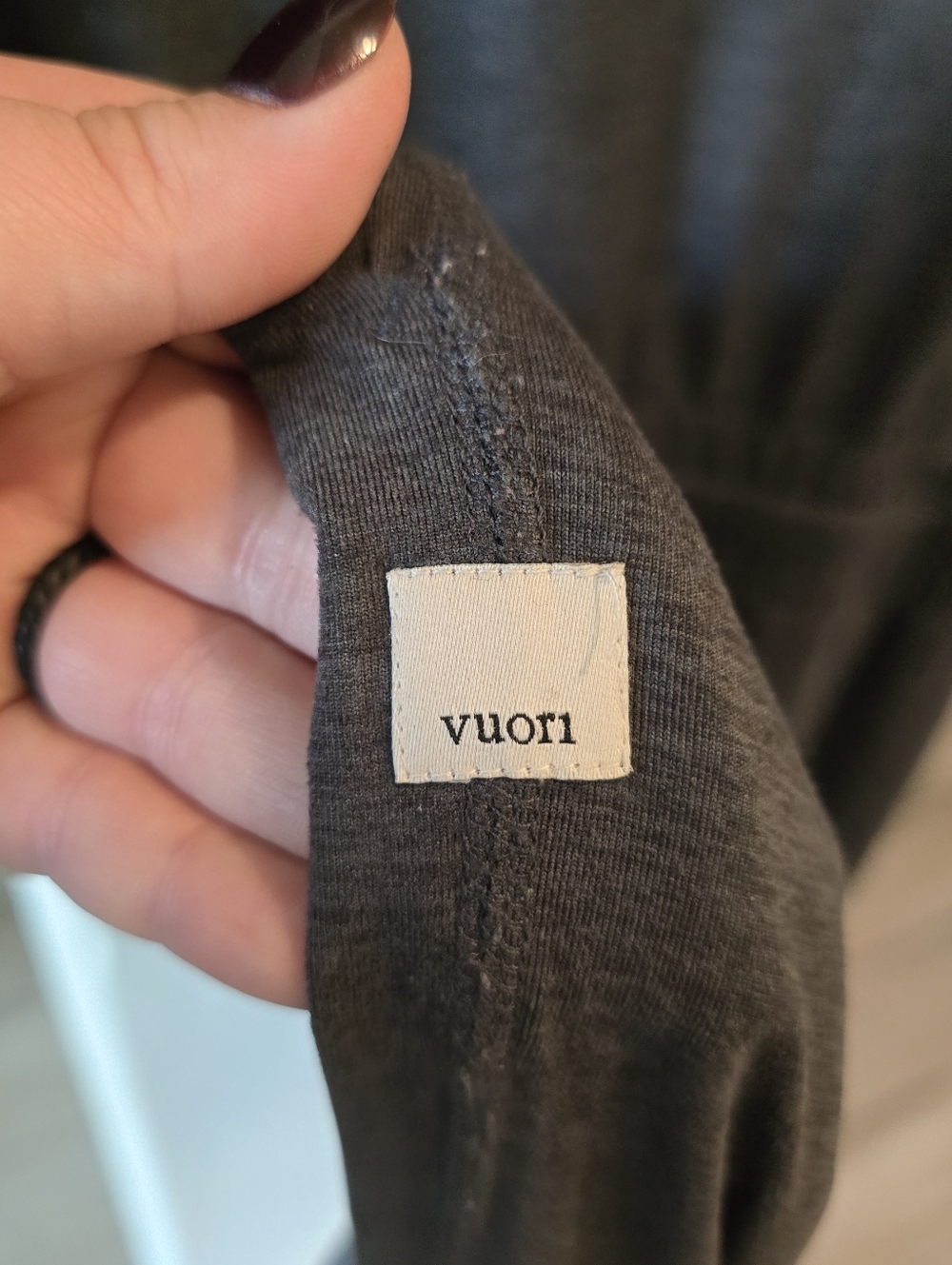 VUORI All Day Short Sleeve Jogger Jumpsuit Lightweight V Neck VW424 - Picture 5 of 5